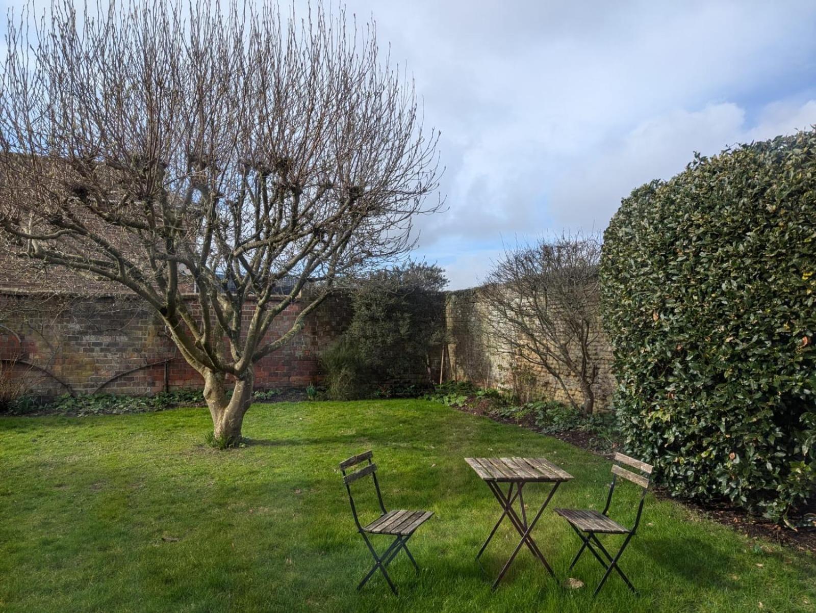 Georgian 2 Bedroom Apartment In Chichester With Free Parking - Chichester Holiday Properties Exterior foto