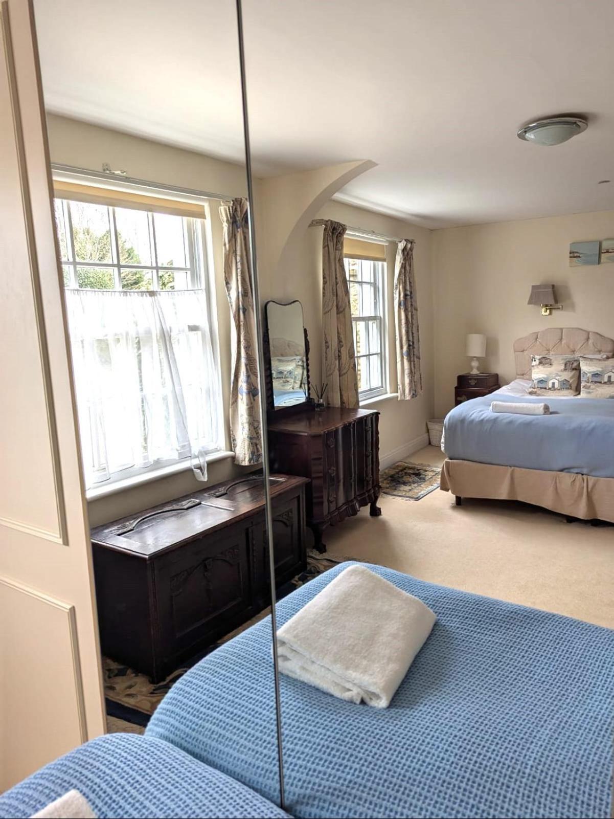 Georgian 2 Bedroom Apartment In Chichester With Free Parking - Chichester Holiday Properties Exterior foto